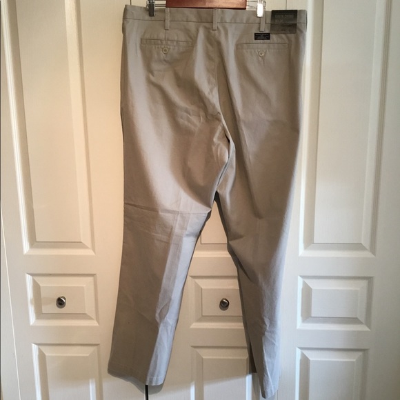 NWT Men’s Banana Republic Gavin Chino in Beige, Straight Fit - Sz 40x34 - Picture 2 of 5
